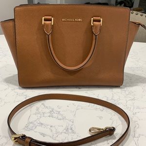MICHAEL KORS SELMA LARGE SAFFIANO LEATHER BAG